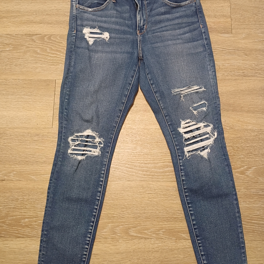 American Eagle Next Level Stretch Distressed Size 12 short Jegging